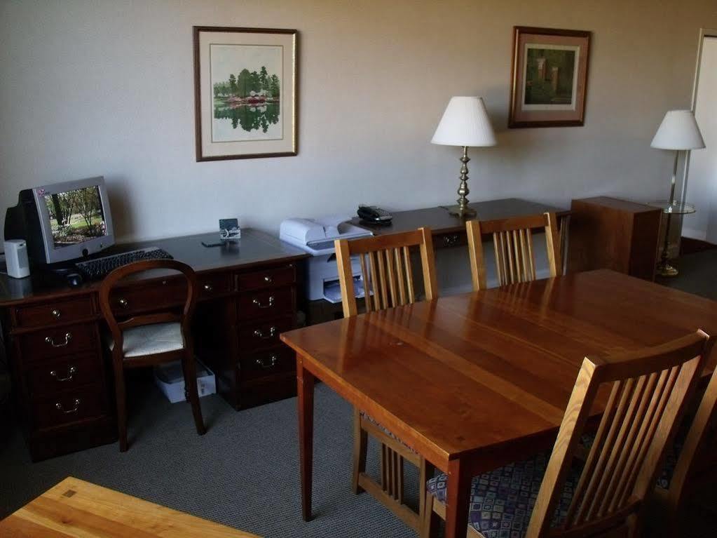 The Inn At Houndslake エイキン エクステリア 写真