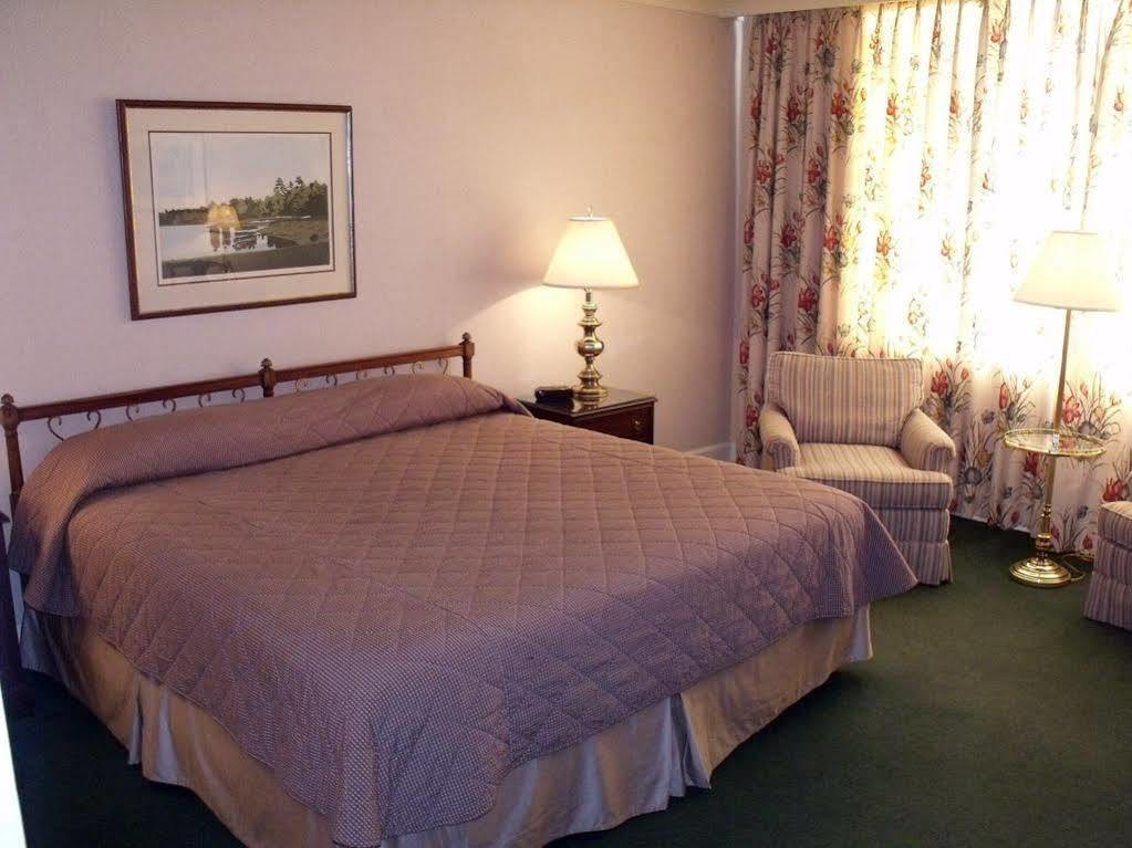 The Inn At Houndslake エイキン エクステリア 写真